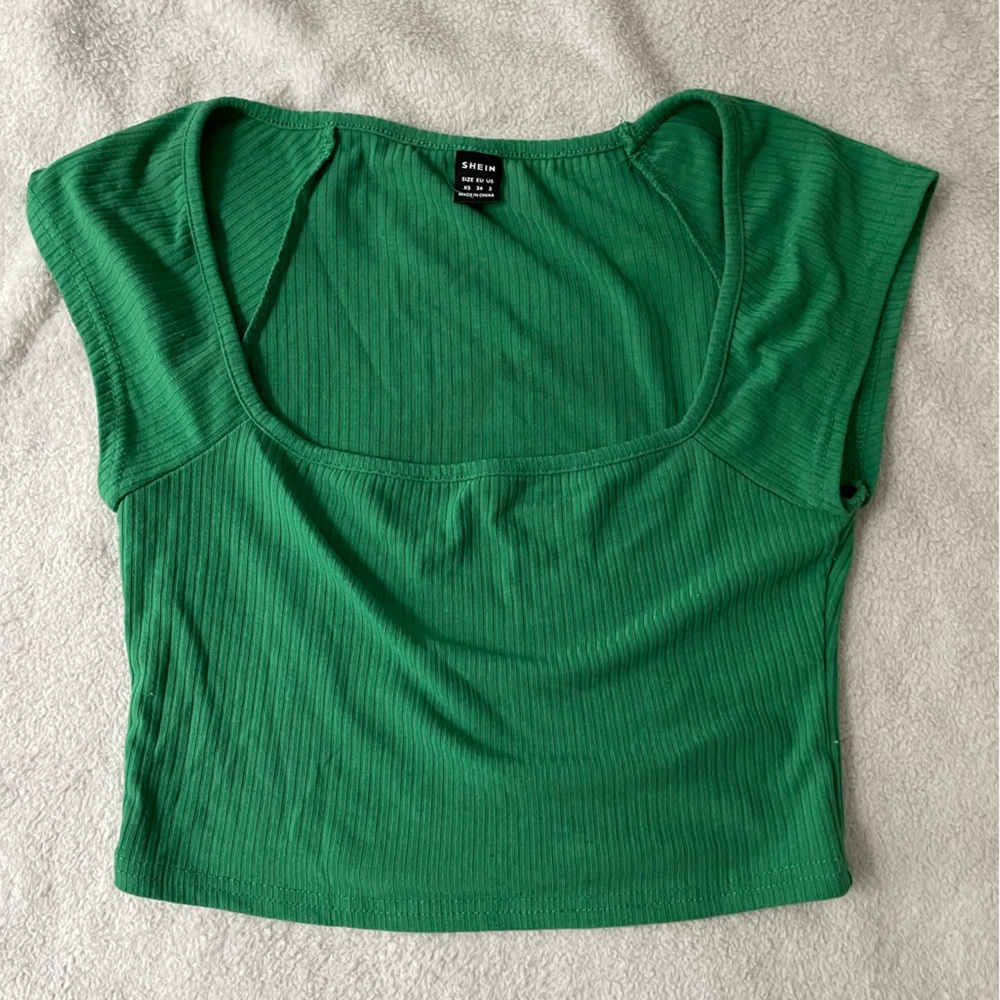 geeen crop top